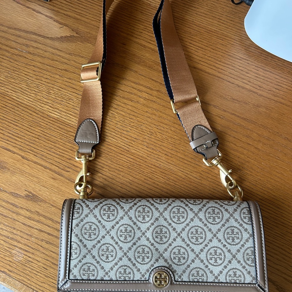 Brand new without tags,Tory Burch Tan and Brown Logo Crossbody Bag
